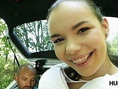 HUNT4K. Outdoor sex for cash makes happy hunter, girl