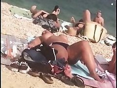 Voyeur a la plage (106) - enormous tits MILF topless beach