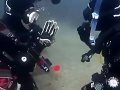 Female diver who becomes a petit panic